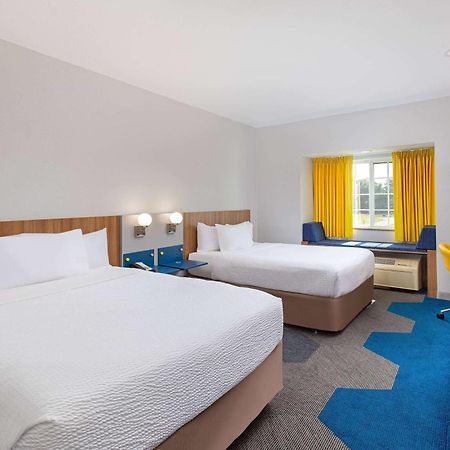 Microtel Inn And Suites By Wyndham Опелика Екстериор снимка