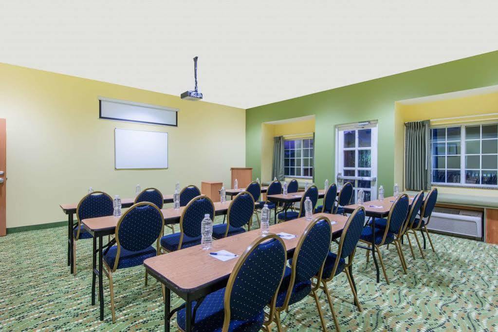 Microtel Inn And Suites By Wyndham Опелика Екстериор снимка